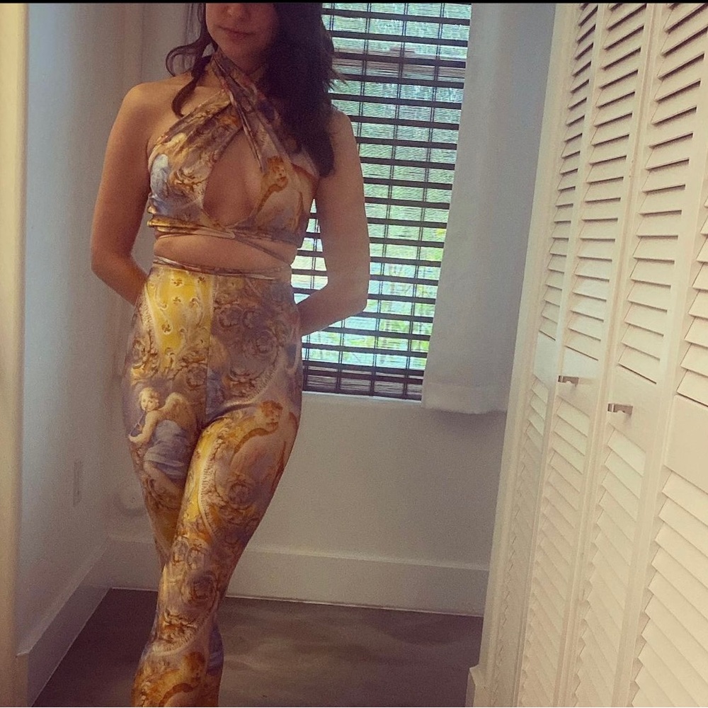 Angel wrap crop top and legging set small Fashion Nova worn once to try on